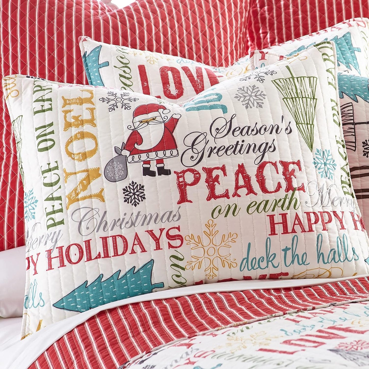 Merry & Bright Collecion - Santa Claus Lane Quilt Set 3 Pieces Quilt Set Coverlet with 2 Pillowcases