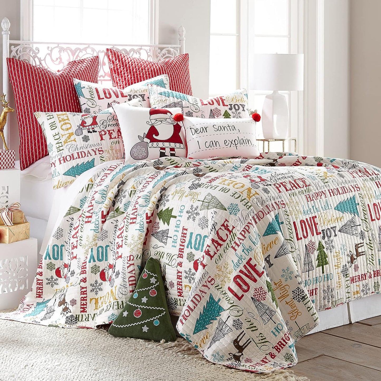 Merry & Bright Collecion - Santa Claus Lane Quilt Set 3 Pieces Quilt Set Coverlet with 2 Pillowcases