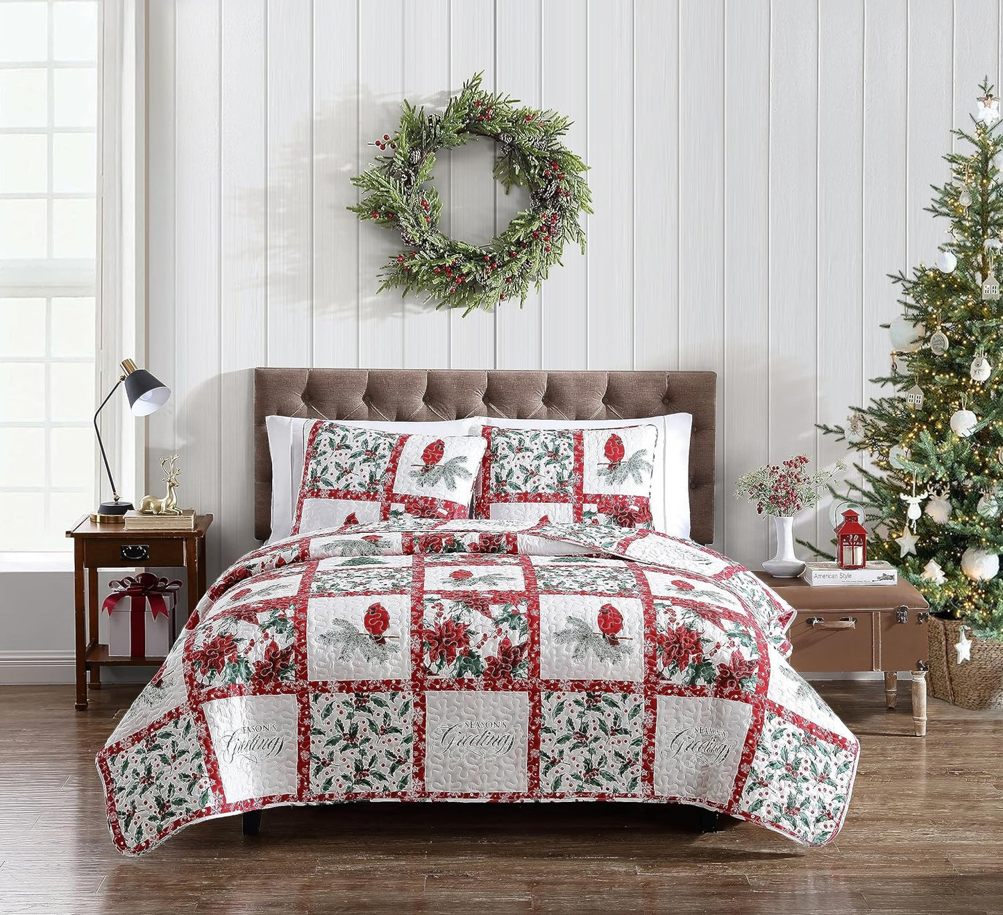 Fashions Lightweight Twin Holiday Quilt Bedding Set