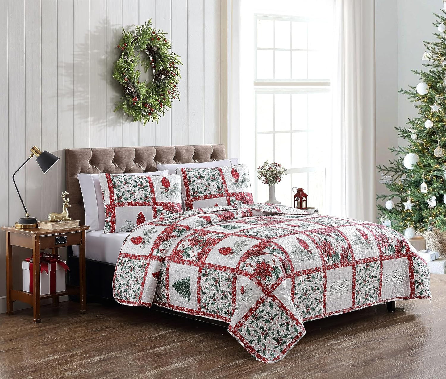 Fashions Lightweight Twin Holiday Quilt Bedding Set