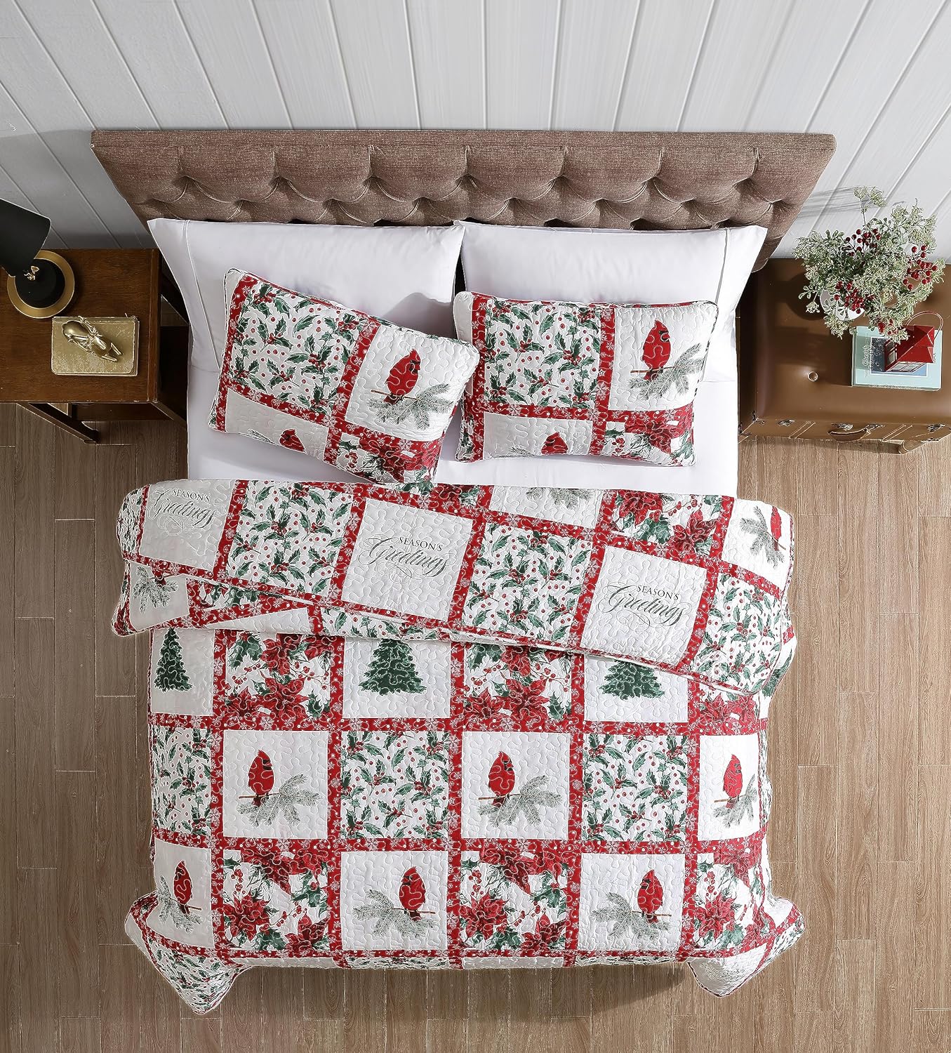 Fashions Lightweight Twin Holiday Quilt Bedding Set
