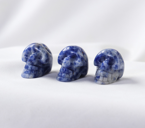 Hand Carved Blue Veined Stone Quartz Crystal Skull for Feng Shui Decoration