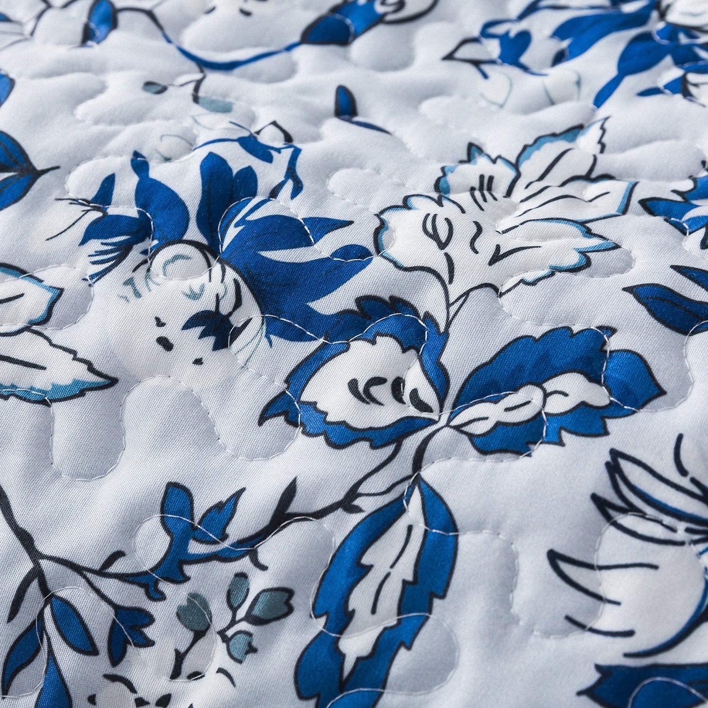 Microfiber Reversible Quilt, Sham in Spring Blooming Garden Pattern