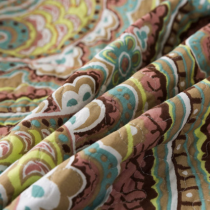Quilted Throw Blanket for Bed Couch Sofa, European Paisley Blossom