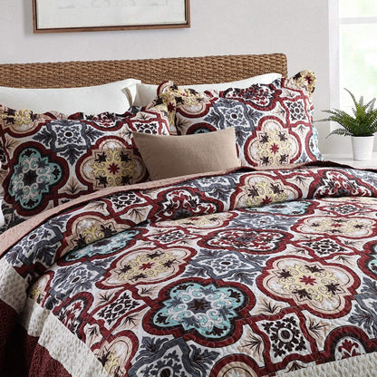 Microfiber Reversible Quilt, Sham in Four-leaf Clover Border Pattern