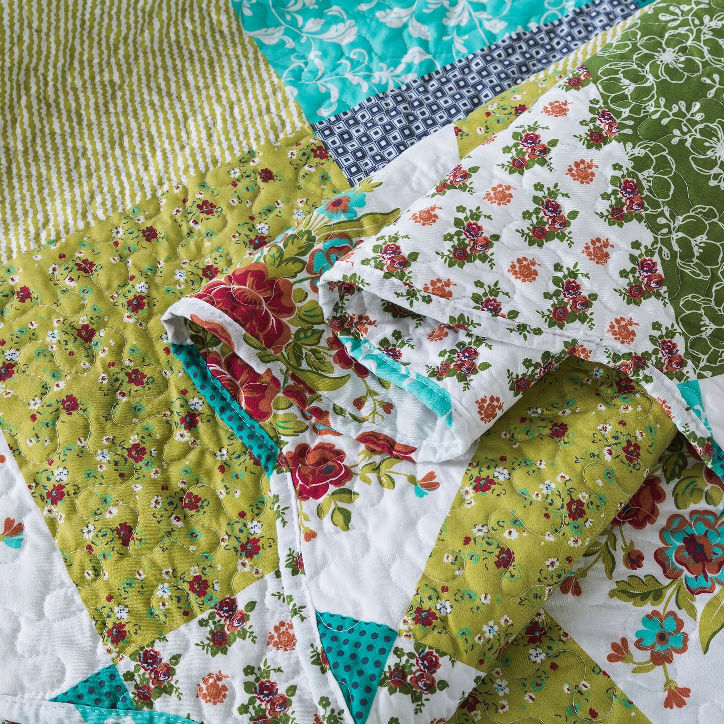 Quilt Bedspread Sets-Checkered Floral Reversible Coverlet Set,Queen/King Size