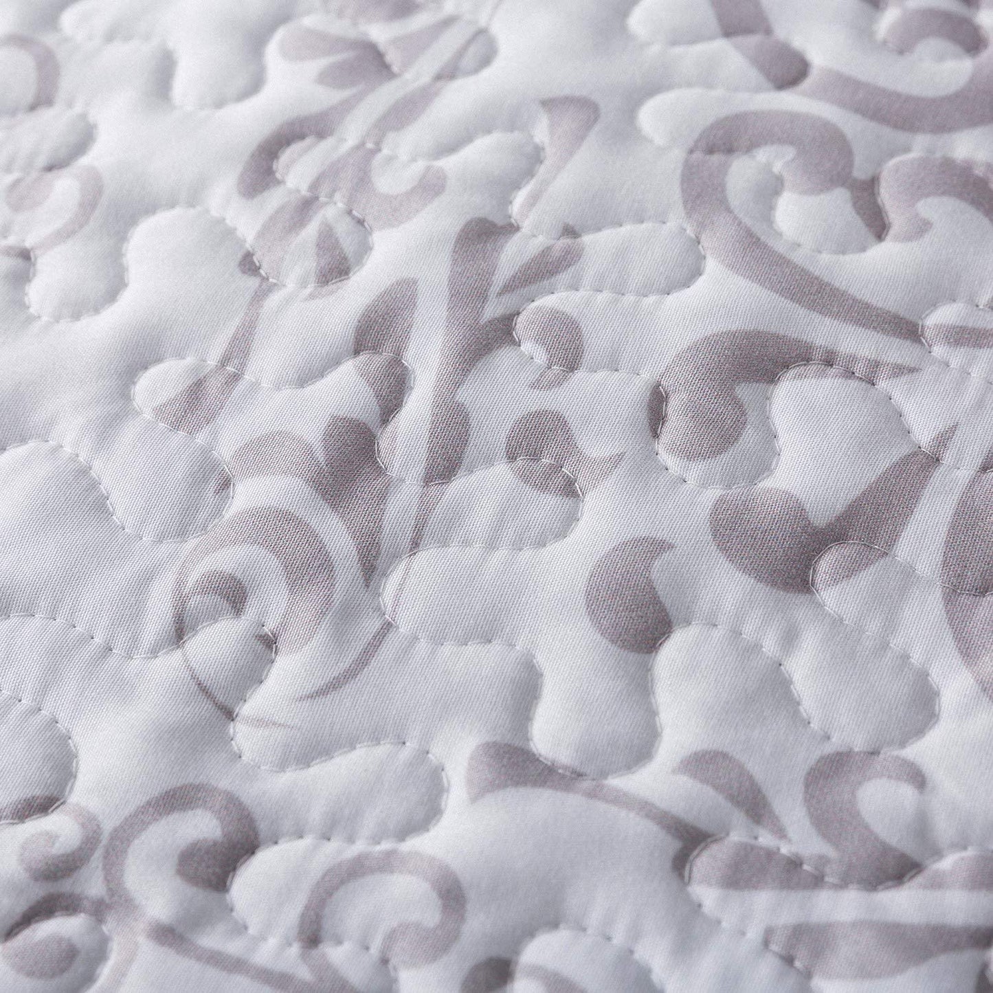 Microfiber Reversible Quilt, Sham in Painted Floral Vase Pattern