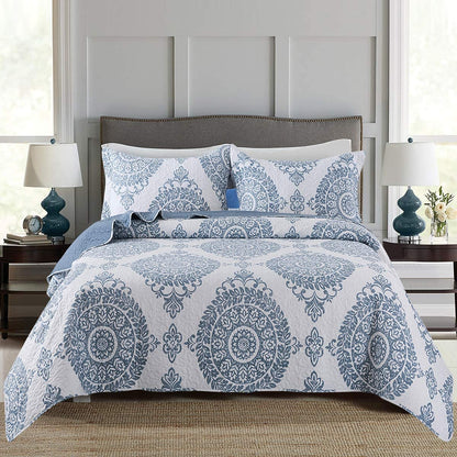Microfiber Reversible Quilt, Sham in Blooming Floral Pattern