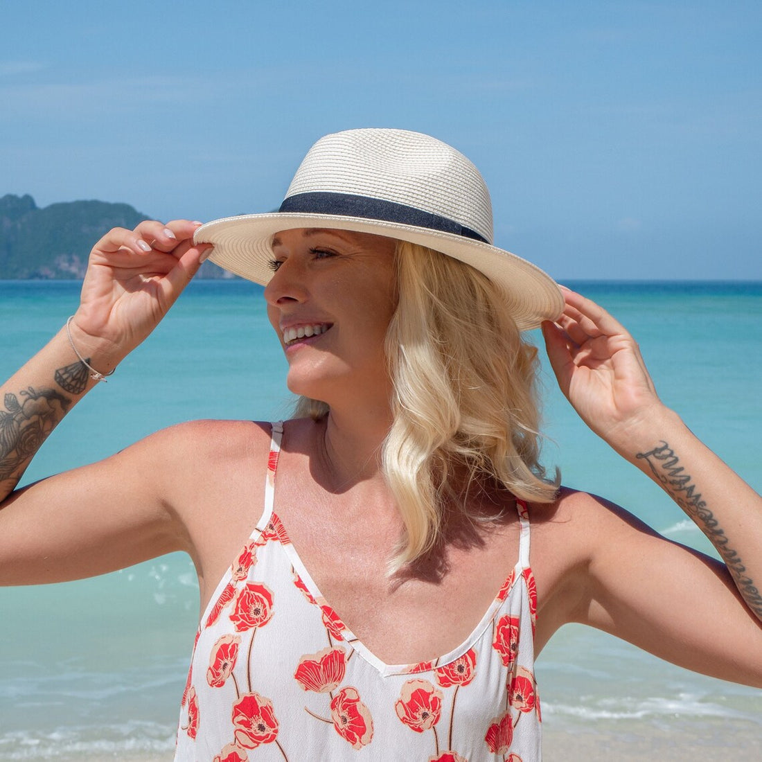 UPF50+ Women's Straw Hat Wide Brim Panama Hat For Summer Vacation Beach