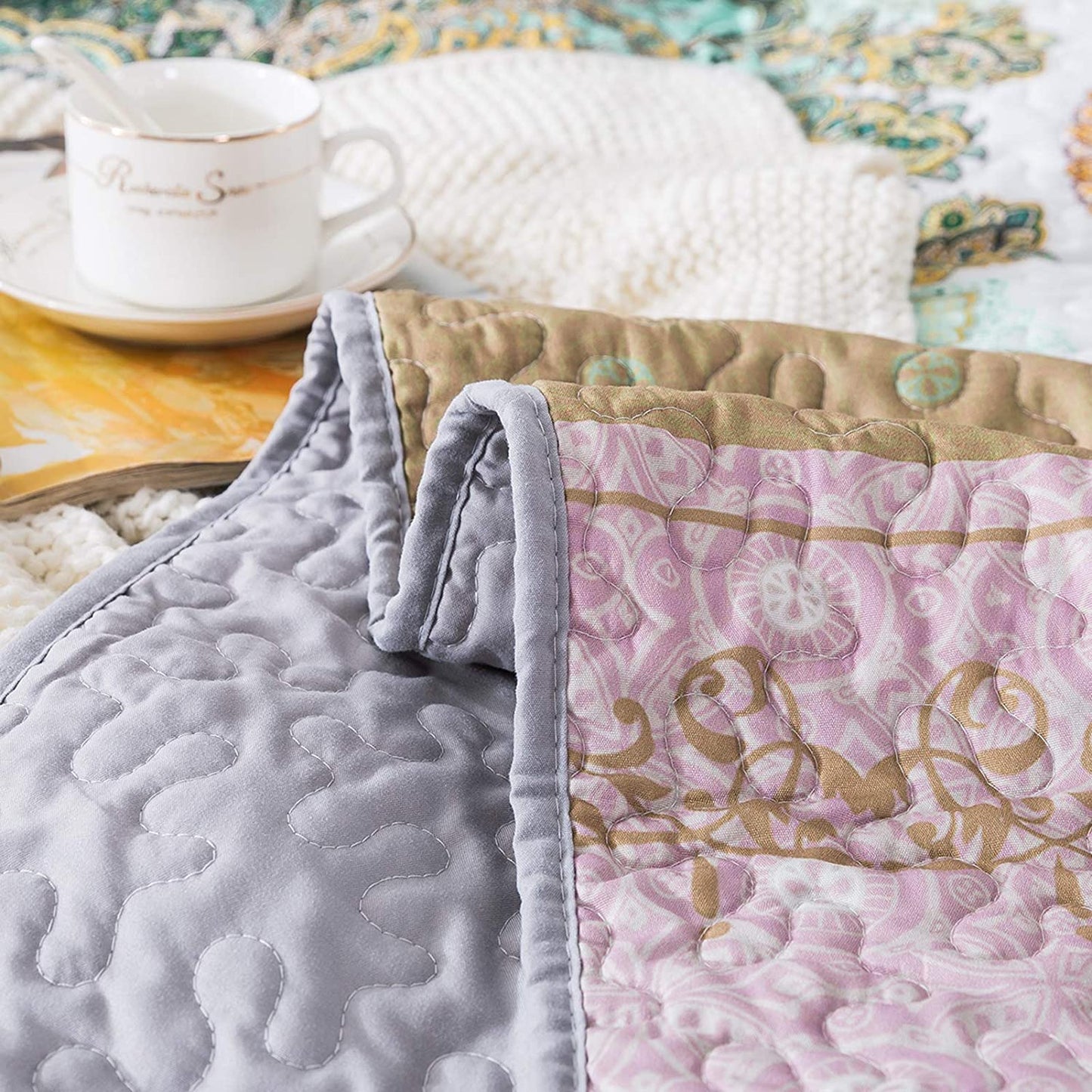 Microfiber Quilt Bedspread Sets-Paisley Garden Pattern Reversible Coverlet Set