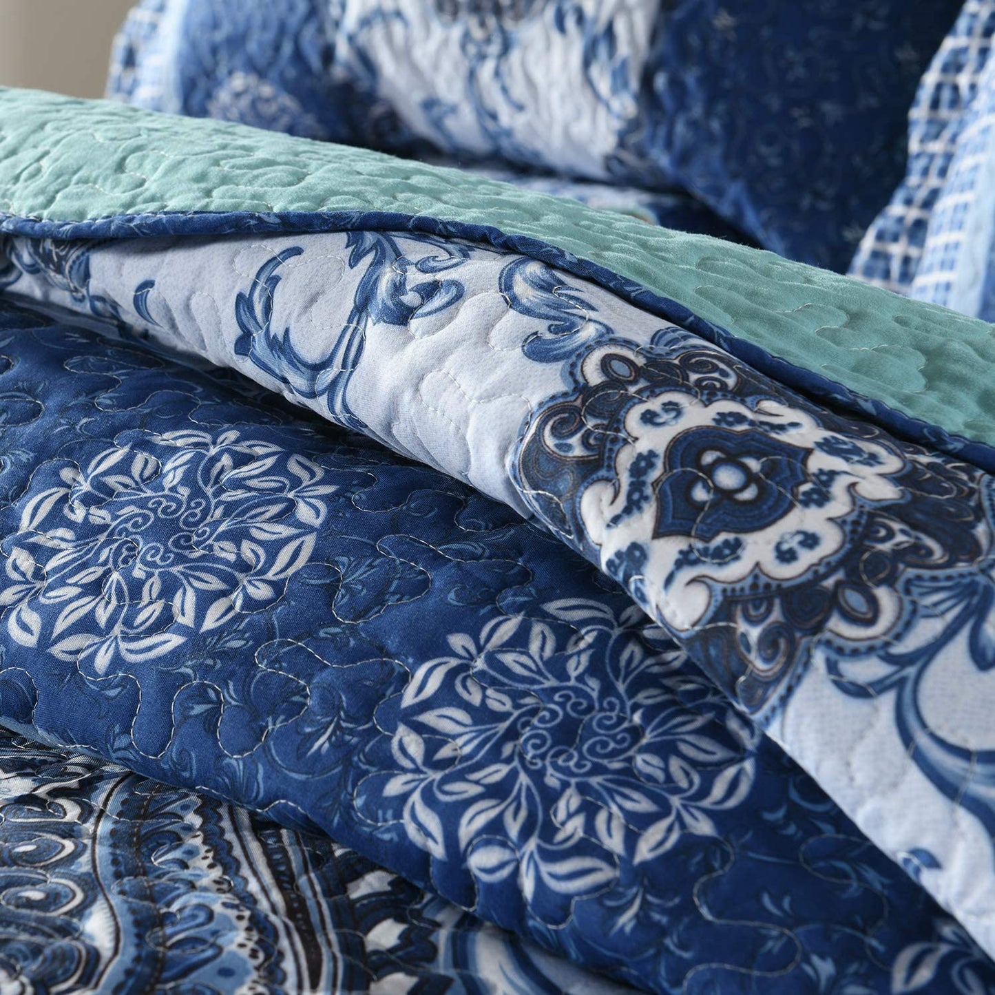 Microfiber Reversible Quilt, Sham in Royal Blue Vase Pattern